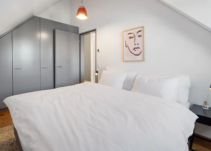 Bliv Exklusive Dachgeschosswohnung Im Zentrum Apartamento