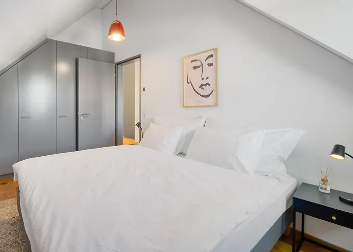 Bliv Exklusive Dachgeschosswohnung Im Zentrum Apartamento